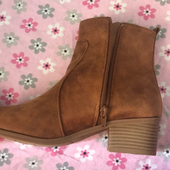 Shoes - Picture 2 of 3